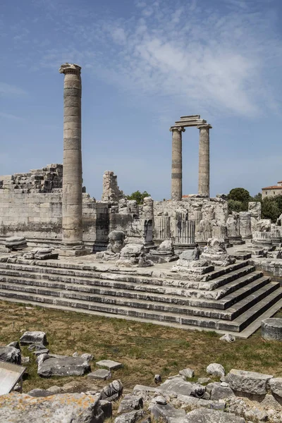 Uitzicht op de tempel van Apollo in antieke stad van Didyma, Aydin, Turkije. — Stockfoto