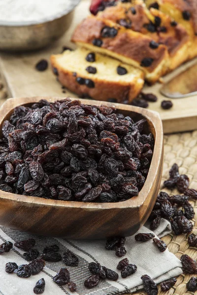 Pasas Secas Dulces Tazón Sobre Una Mesa Cocina Vieja Vista — Foto de Stock