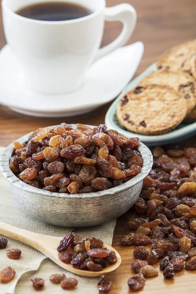 Pasas Secas Dulces Tazón Sobre Una Mesa Cocina Vieja Vista — Foto de Stock