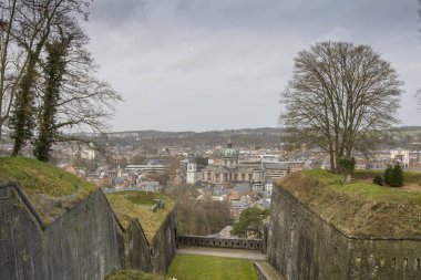 Cityscape Namur görünümünden tarihi Kalesi Namur, Wallonia bölgesi, Belçika