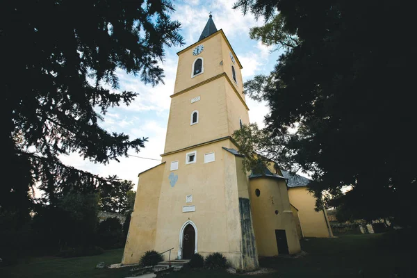 Wściekły Węgry Synagoga Jest Rzadkim Przykładem Pięknej Obecnie Rzadkiej Architektury — Zdjęcie stockowe