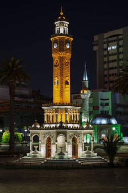 Izmir Saat Kulesi. Ünlü Saat Kulesi Izmir'in sembolü haline geldi.