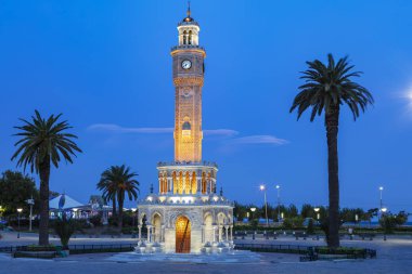 Izmir Saat Kulesi. Ünlü Saat Kulesi Izmir'in sembolü haline geldi.