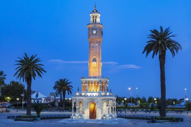 Izmir Saat Kulesi. Ünlü Saat Kulesi Izmir'in sembolü haline geldi.