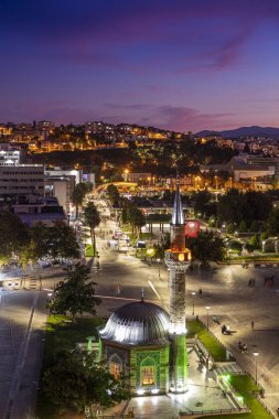 Izmir Saat Kulesi. Ünlü Saat Kulesi Izmir'in sembolü haline geldi.