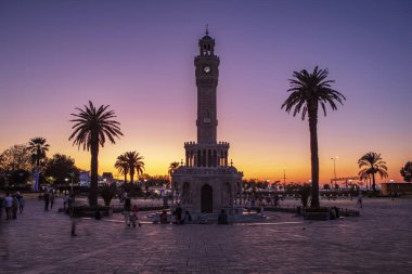 Izmir Saat Kulesi. Ünlü Saat Kulesi Izmir'in sembolü haline geldi.