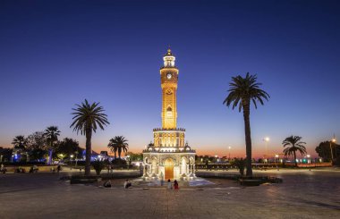 Izmir Saat Kulesi. Ünlü Saat Kulesi Izmir'in sembolü haline geldi.