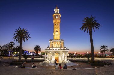 Izmir Saat Kulesi. Ünlü Saat Kulesi Izmir'in sembolü haline geldi.