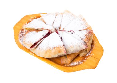 Kiraz ile lezzetli puf pasta.