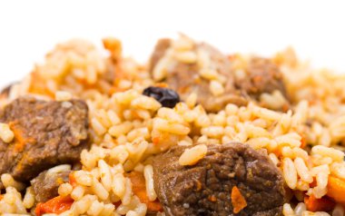 Et ve kuru kayısı ile güzel kokulu pilav.