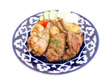 Lezzetli fırında et karışımı ile garnitür.