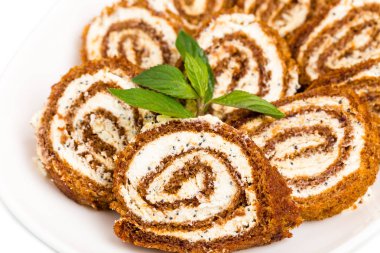 Krem peynir ile lezzetli İsviçre rulo.