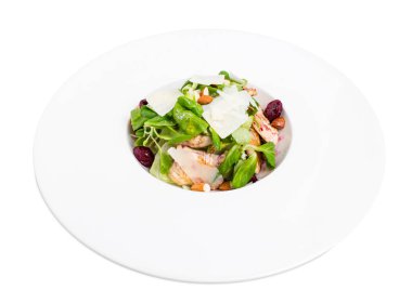 Sıcak ızgara tavuk parmesan salatası.