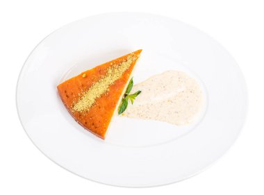 Tatlı limon pasta fıstıklı köpük ile.