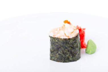 Geleneksel Japon gunkan suşi kar Yengeç.
