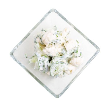 Ekşi krema salatalık ve karnabahar salatası.