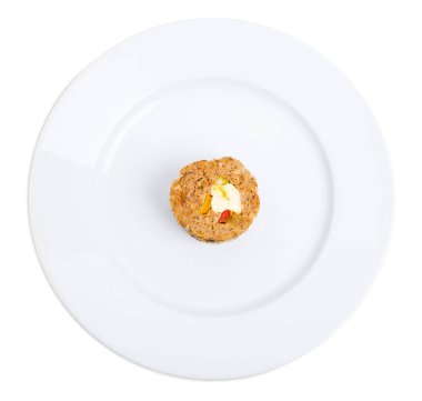 Yumurta ile kıyılmış tavuk nağmeleme.