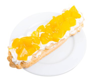 Klasik Pasta krema ile doldurulmuş.