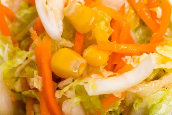 Fresh coleslaw salad with corn. — Stock Photo, Image