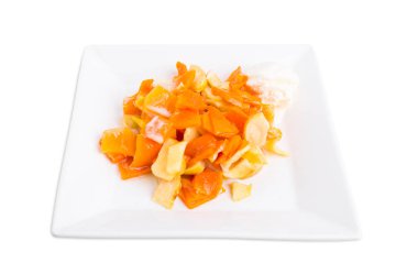 Lezzetli elma ve şeftali tatlısı.