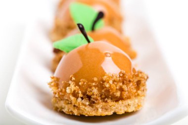 Lezzetli çikolata ayna sırlı kek.