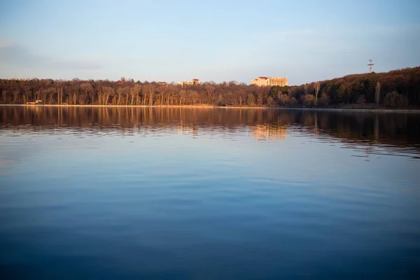 Vista do lago. — Fotografia de Stock