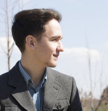 Genç adamın prifile resim