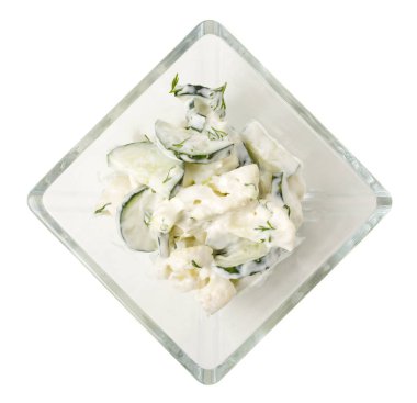 Ekşi kremalı sebze salatası..