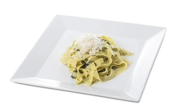Fettuccine pasta con pesto y parmesano . —  Fotos de Stock