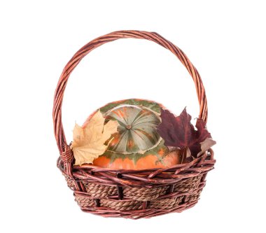 Kompozisyon bir kabak sepeti.