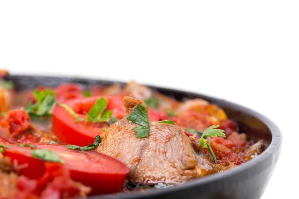 Rinderfilet mit Tomaten und Zwiebeln. — Stockfoto