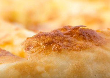 Lezzetli pasta peynir ile doldurulmuş.