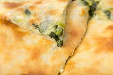 Lezzetli pasta ıspanak ile doldurulmuş.