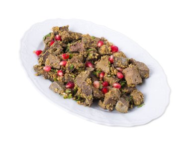 Ceviz ile pişmiş sığır eti karaciğer.