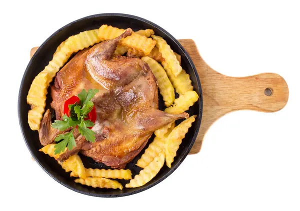 Ayam goreng tabaka dengan kentang goreng . — Stok Foto