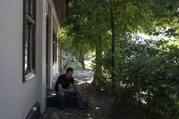 Člověk a město. — Stock fotografie