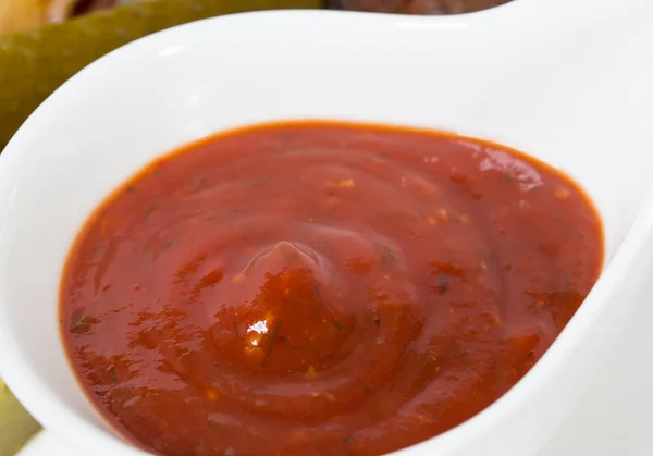 Kırmızı sıcak domates sosu. — Stok fotoğraf