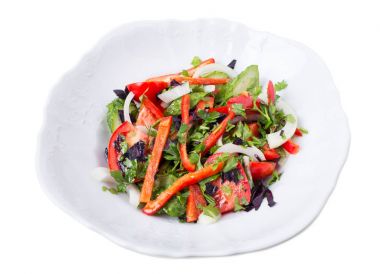 Taze sebze salatası..