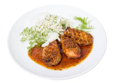 Izgara tavuk fileto lahana salatası ile.