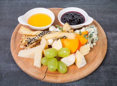 Bal ile Peynir tabağı.