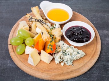 Bal ile Peynir tabağı.
