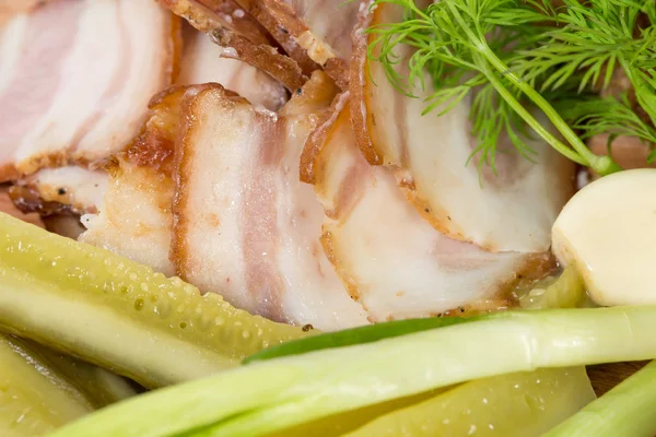 Turşu ile çeşitli domuz yağı.