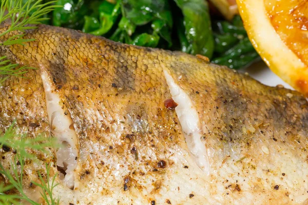 Fırında Dorado balığı..