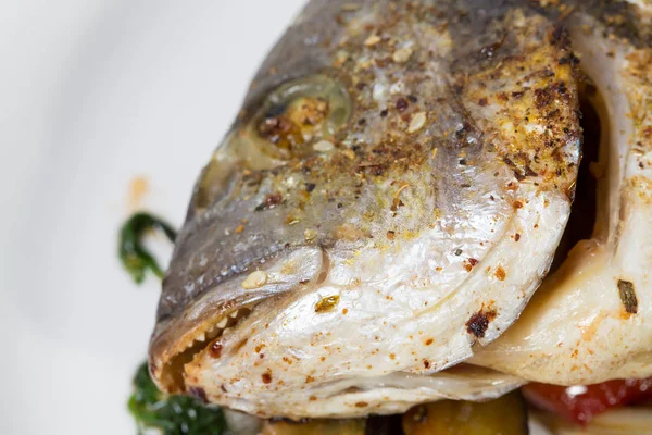 Head of baked dorado fish. — Stock Photo, Image
