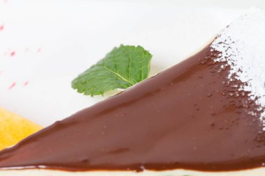 Nane ile lezzetli peynirli kek.