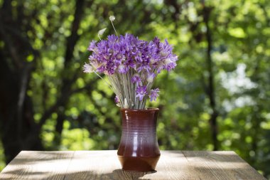 güzel bir demet çiçek.