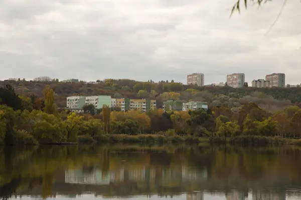 Otoño paisaje urbano . — Foto de Stock