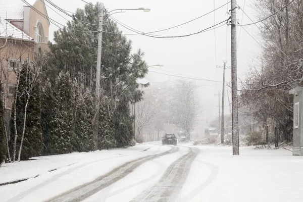 Winter weg en sneeuwval. — Stockfoto