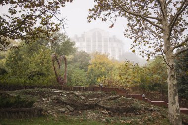 Sevgili ebedi Birliği kilitler.