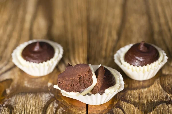 Caramelle al cioccolato fatte a mano . — Foto Stock